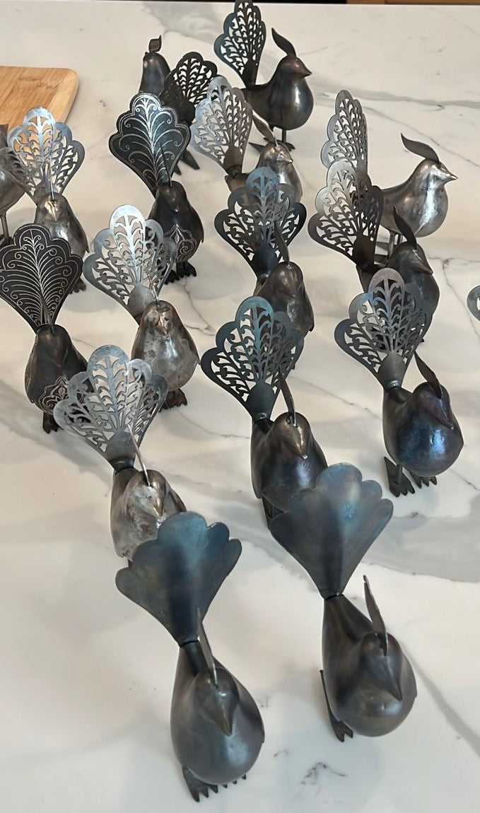 Simple short Metal Bird Statue