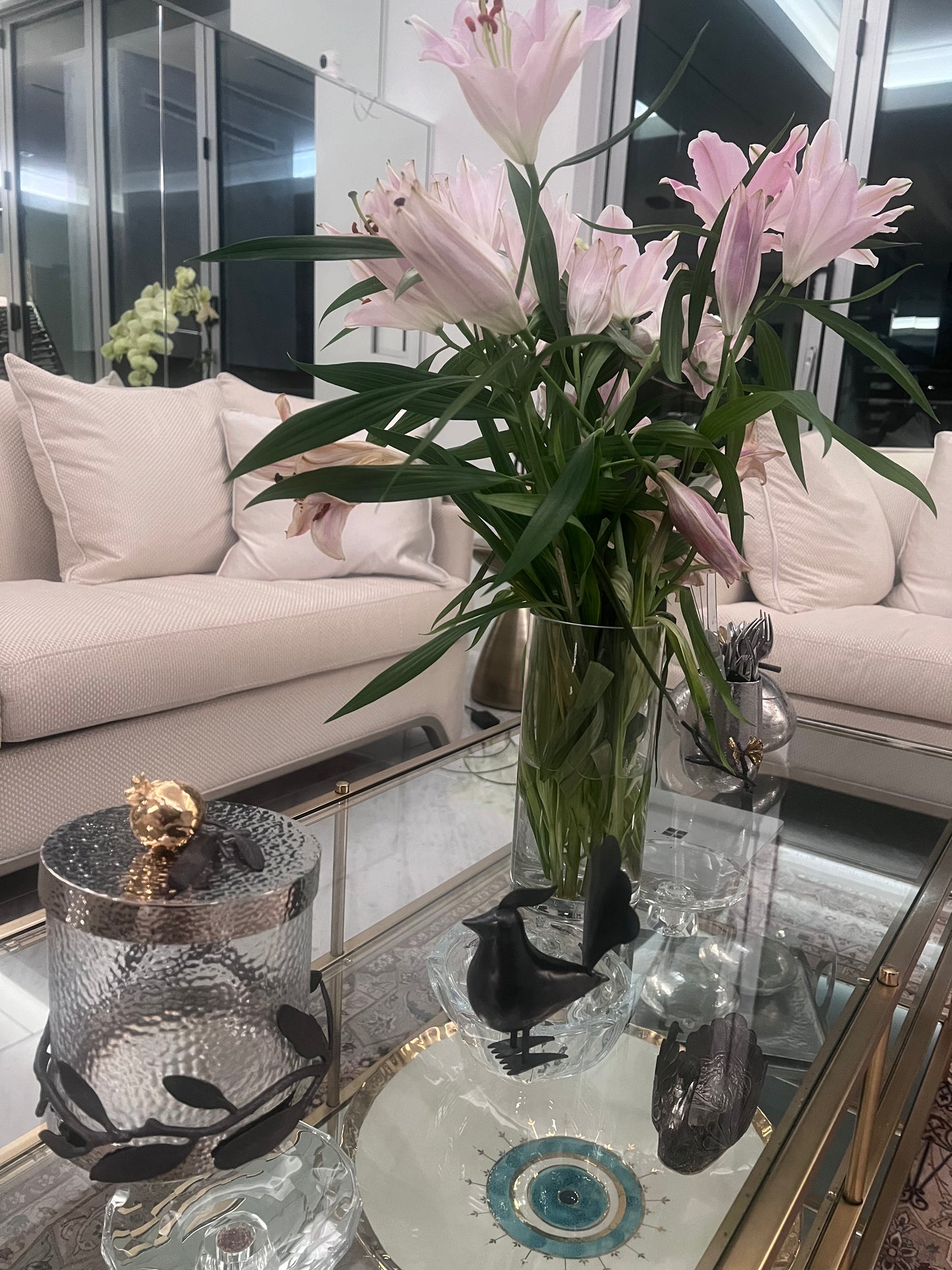 Simple short Metal Bird Statue