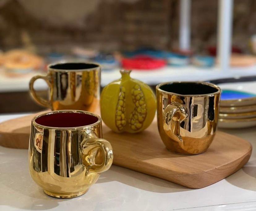 luxurious mug with real GOLD glaze handle