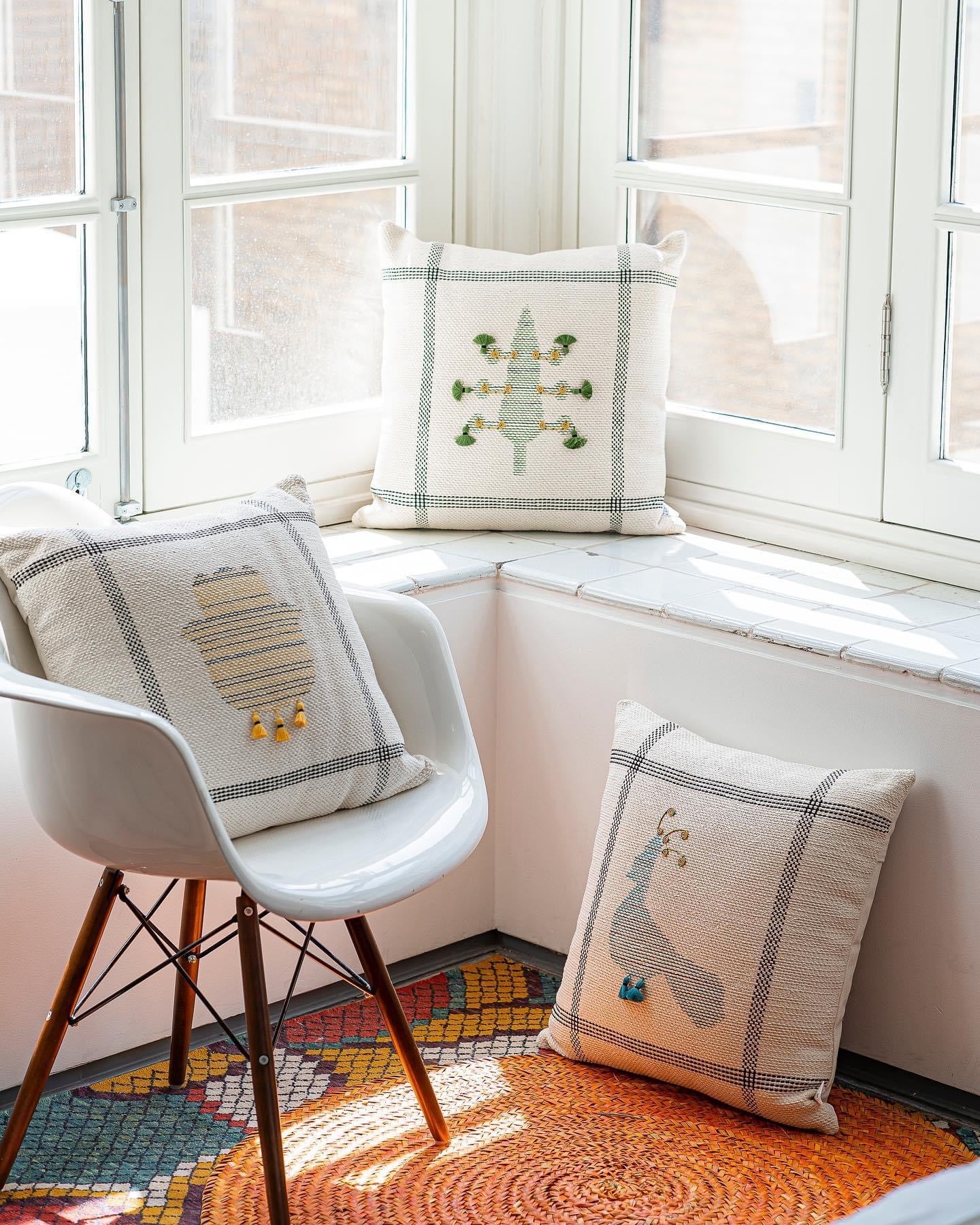 Hand-knit kilim cedar design cushion cover