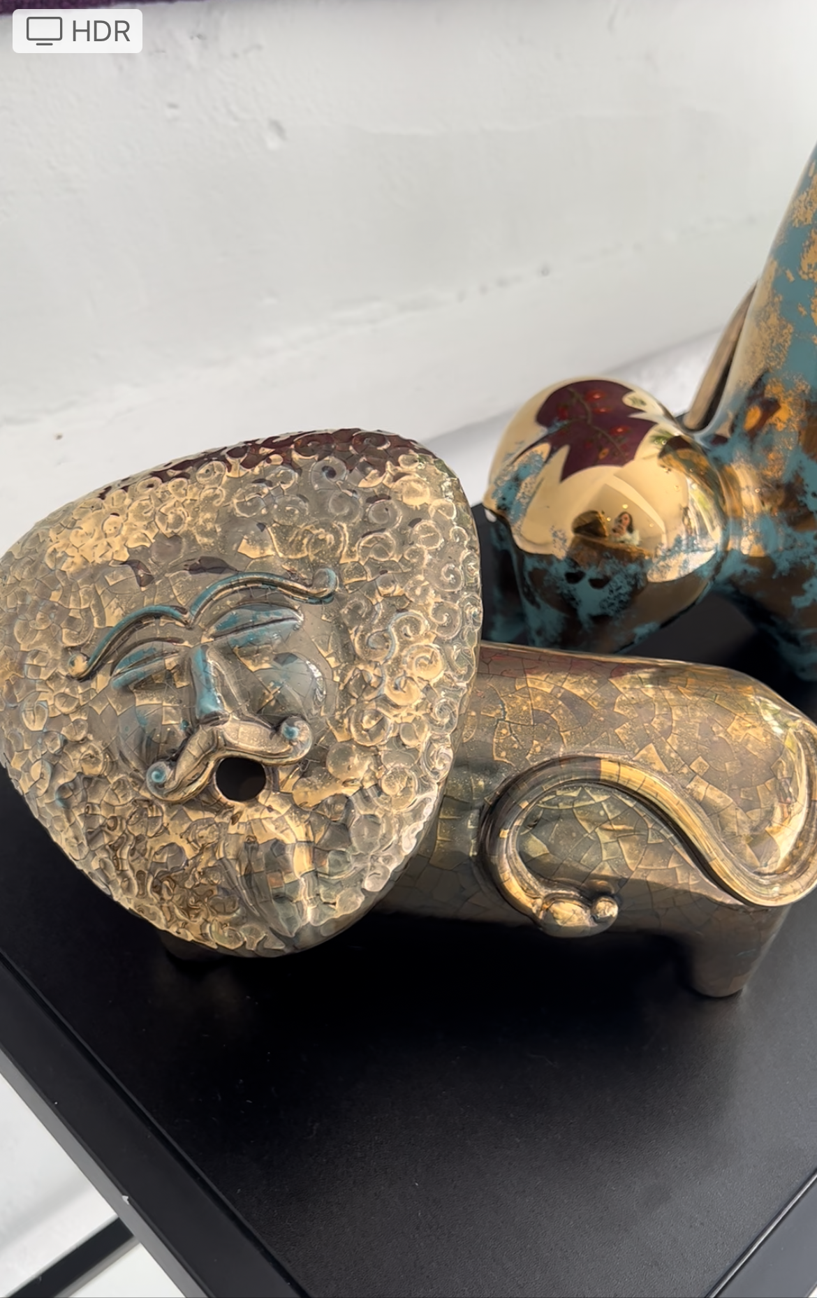 Golden ceramic Lion with triangular head - small