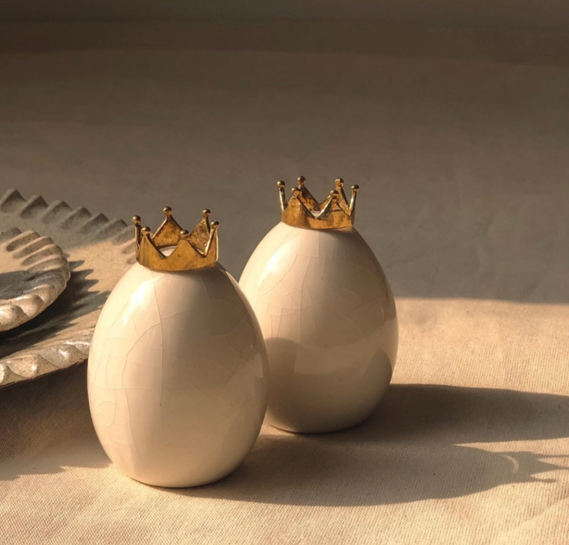 Handmade Lustered Ceramic Eggs with Crown / Nest